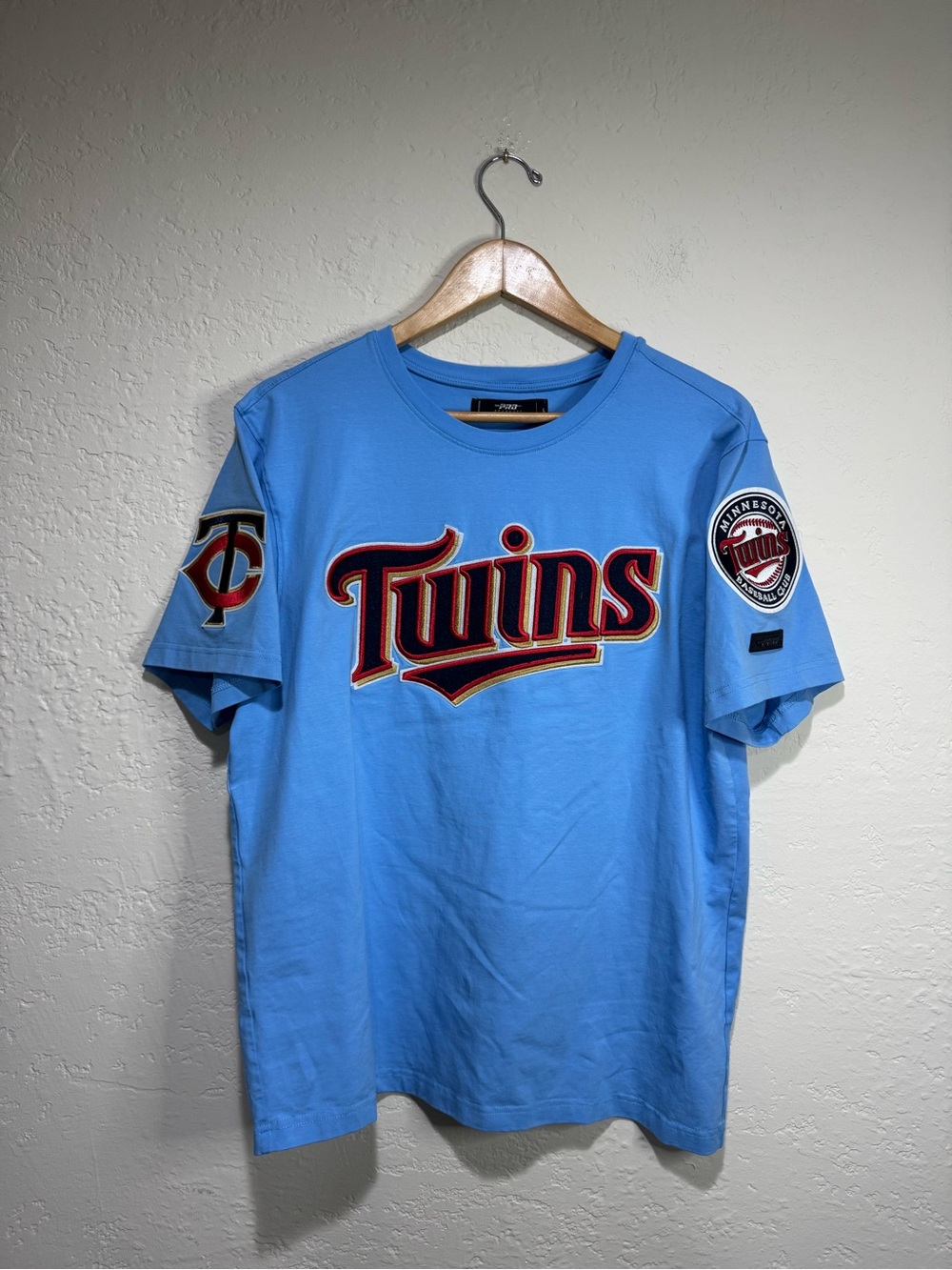Minnesota Twins Light Blue Graphic Tee with Sleeve Patches - Size Large